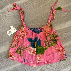 Billabong “No worries” convertible top size M.